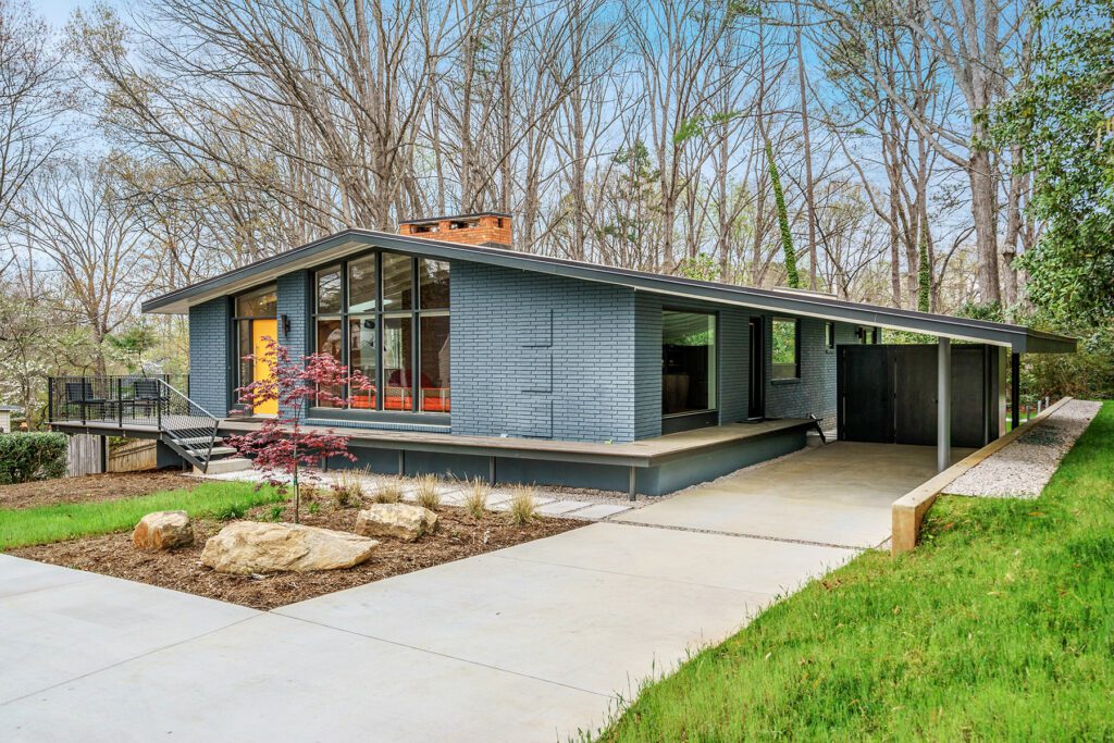 Raleigh ITB modernist house sold by Hillman Real Estate Group's Renee Hillman Ocotea