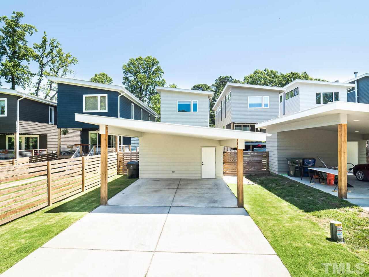 Modernist Home of the Month: 230 Powell Drive 