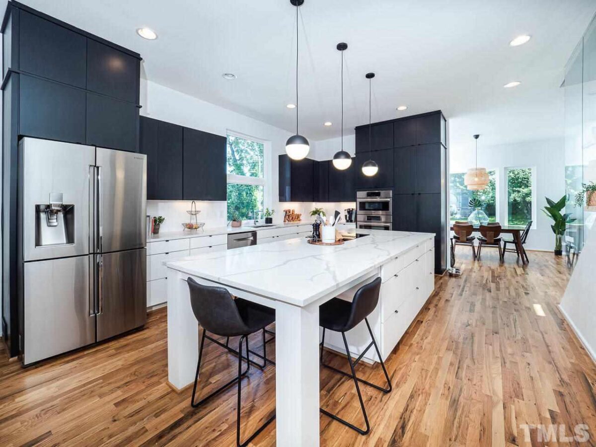 Modernist Home of the Month: 230 Powell Drive