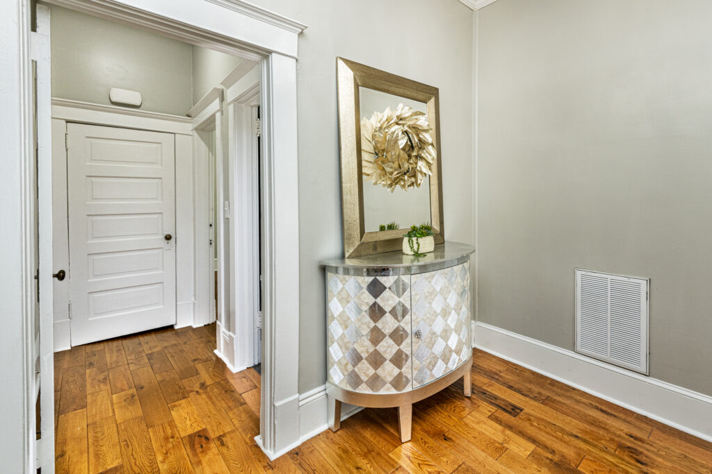 208 Ashe Ave Raleigh NC 27605 – Hillman Real Estate Group at eXp Realty