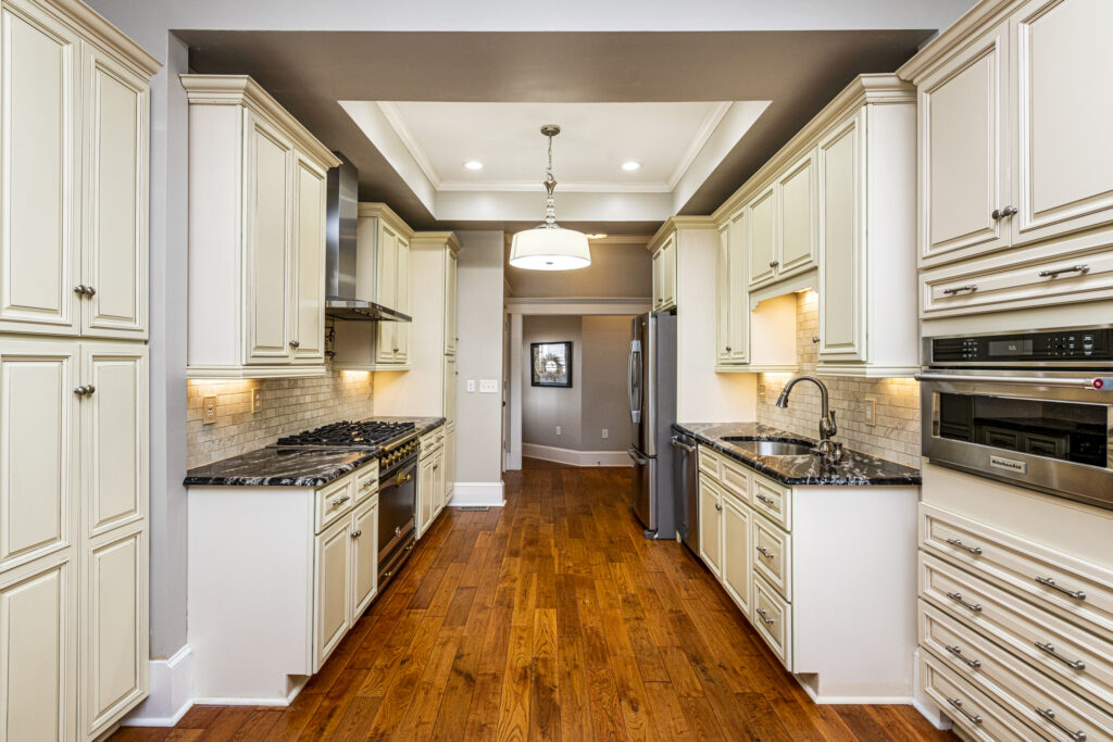 208 Ashe Ave Raleigh NC 27605 – Hillman Real Estate Group at eXp Realty