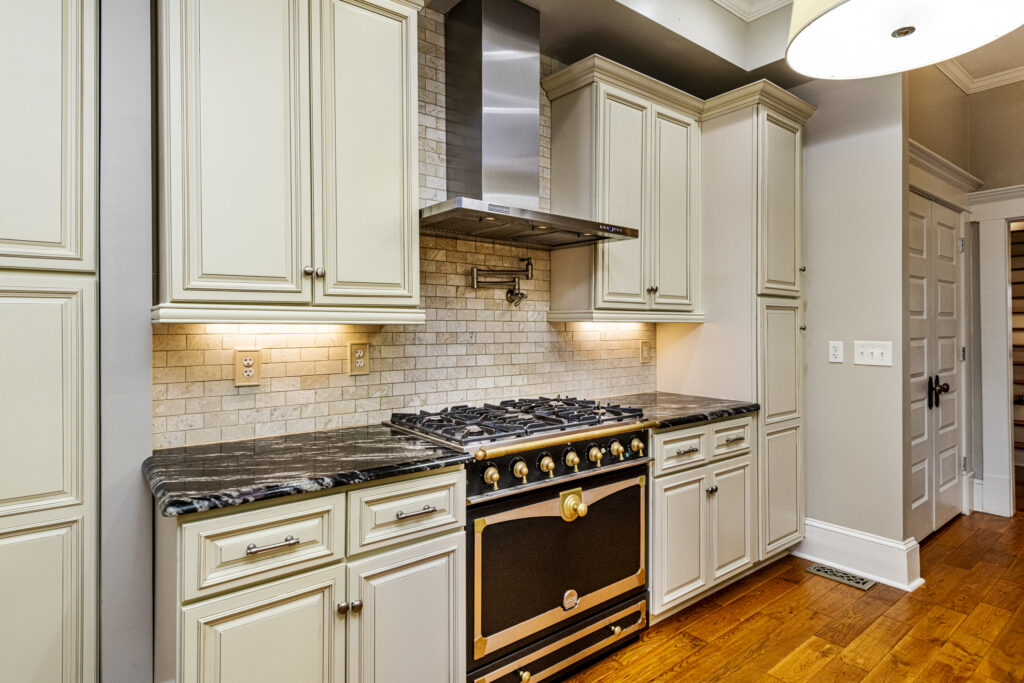 208 Ashe Ave Raleigh NC 27605 – Hillman Real Estate Group at eXp Realty