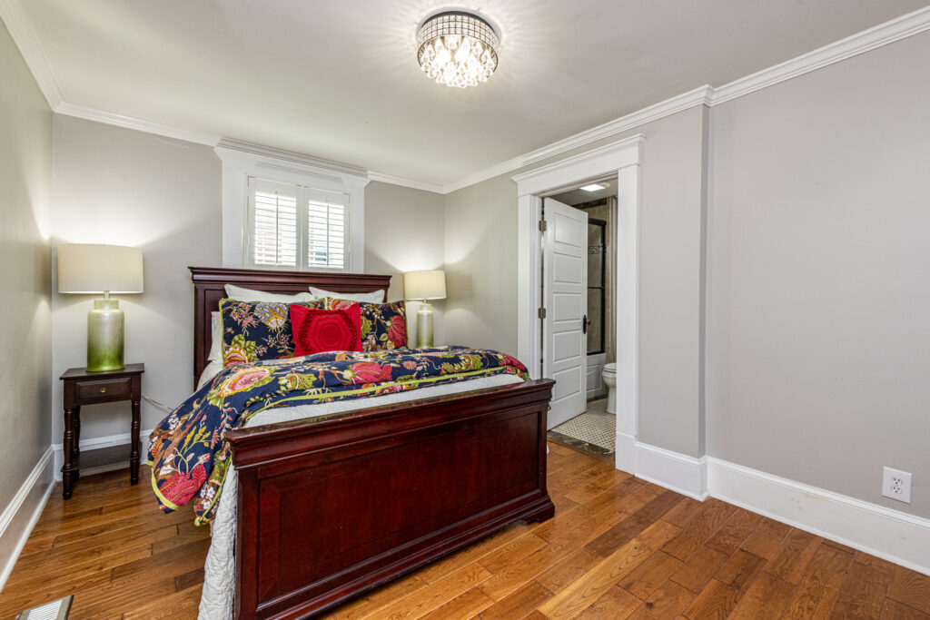 208 Ashe Ave Raleigh NC 27605 – Hillman Real Estate Group at eXp Realty
