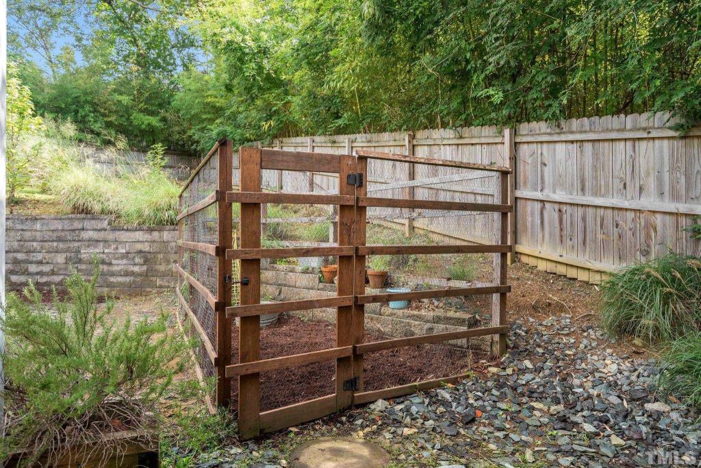 MHTOM- 223 Greene Street Garden