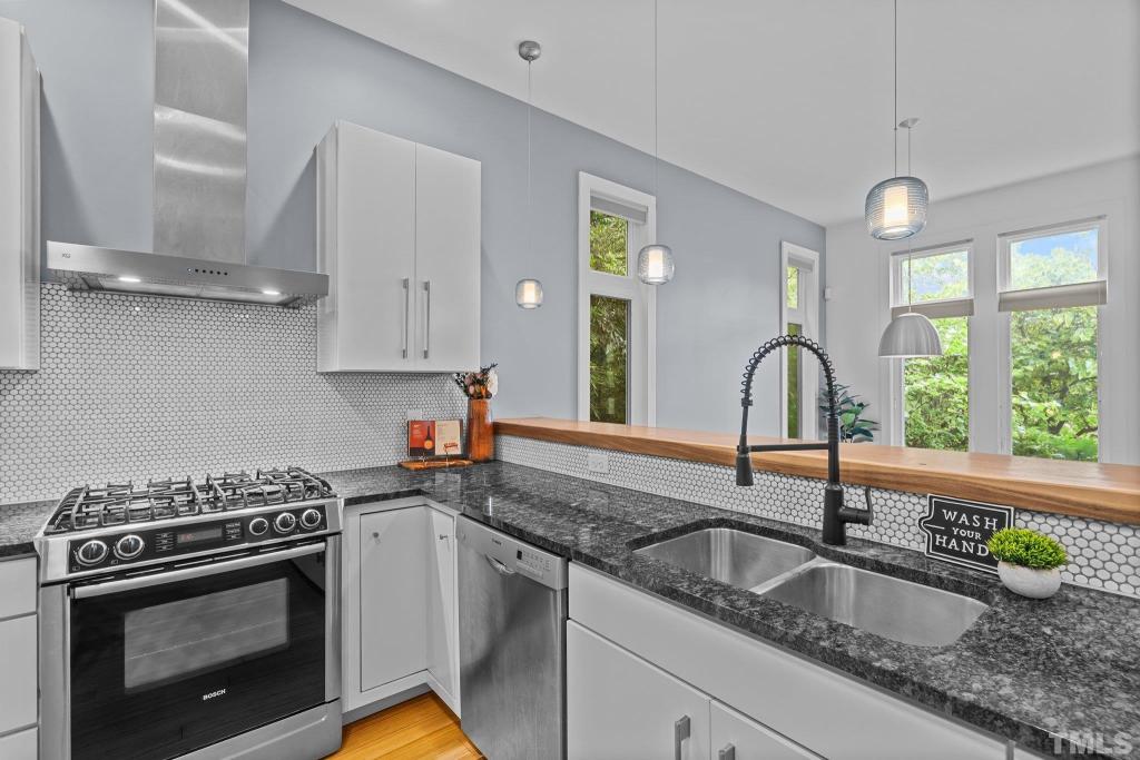 MHTOM- 223 Greene Street Sink