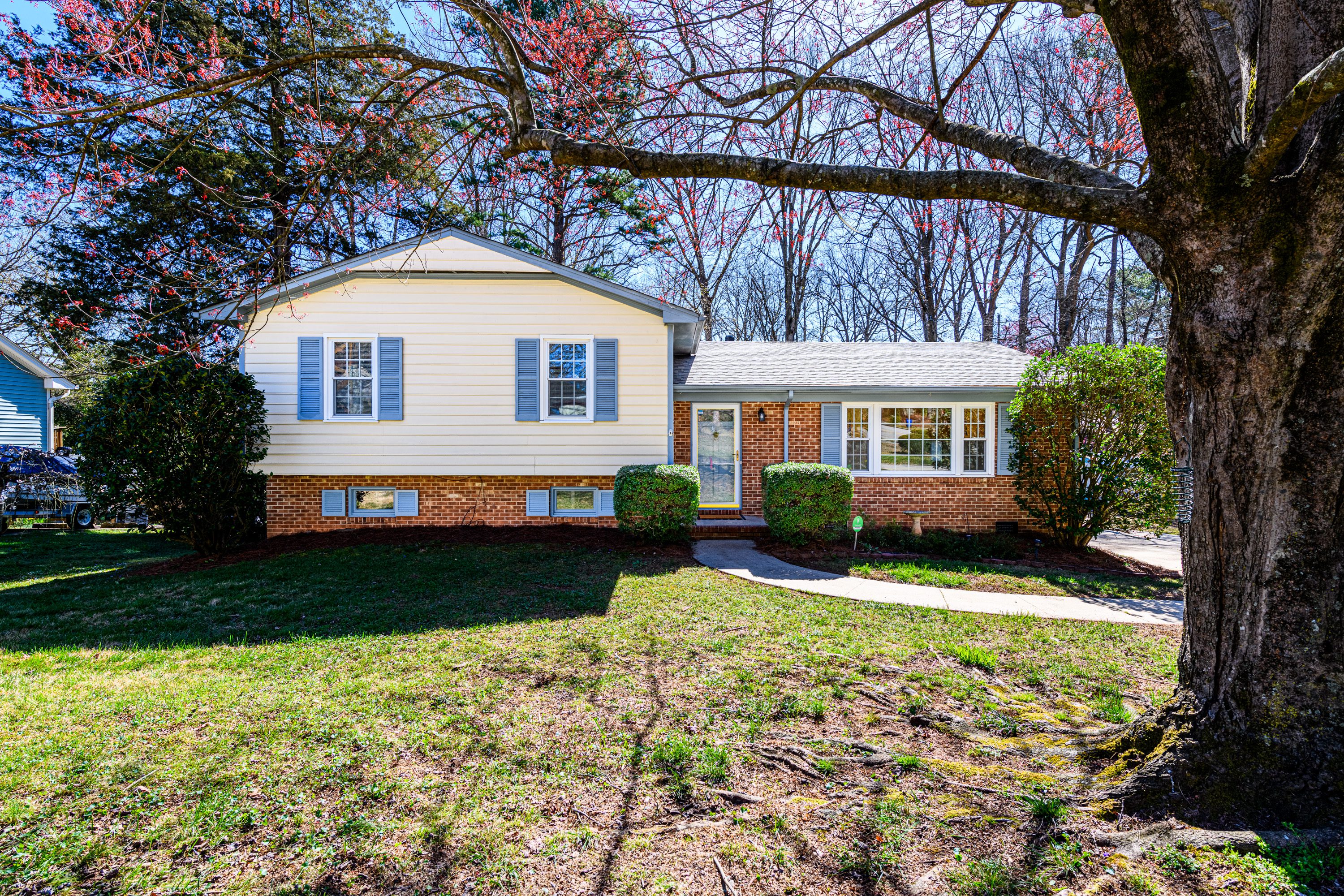 5500 Farley Drive Raleigh NC 27609 - Hillman Real Estate Group at eXp Realty