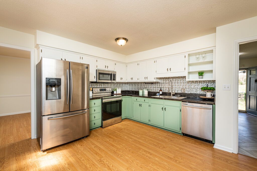 5500 Farley Drive Raleigh NC 27609 - Hillman Real Estate Group at eXp Realty
