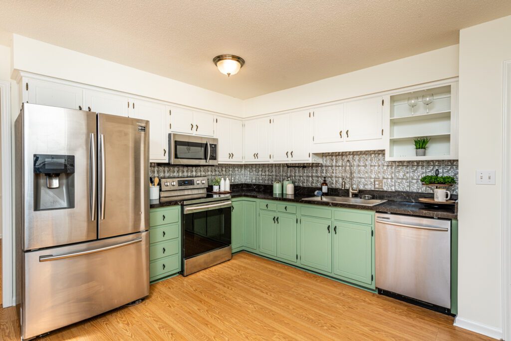 5500 Farley Drive Raleigh NC 27609 - Hillman Real Estate Group at eXp Realty