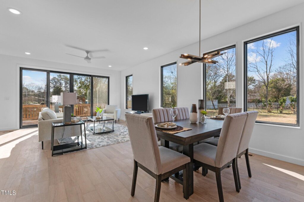 HREG MHTOM 716 Brighton Road House View