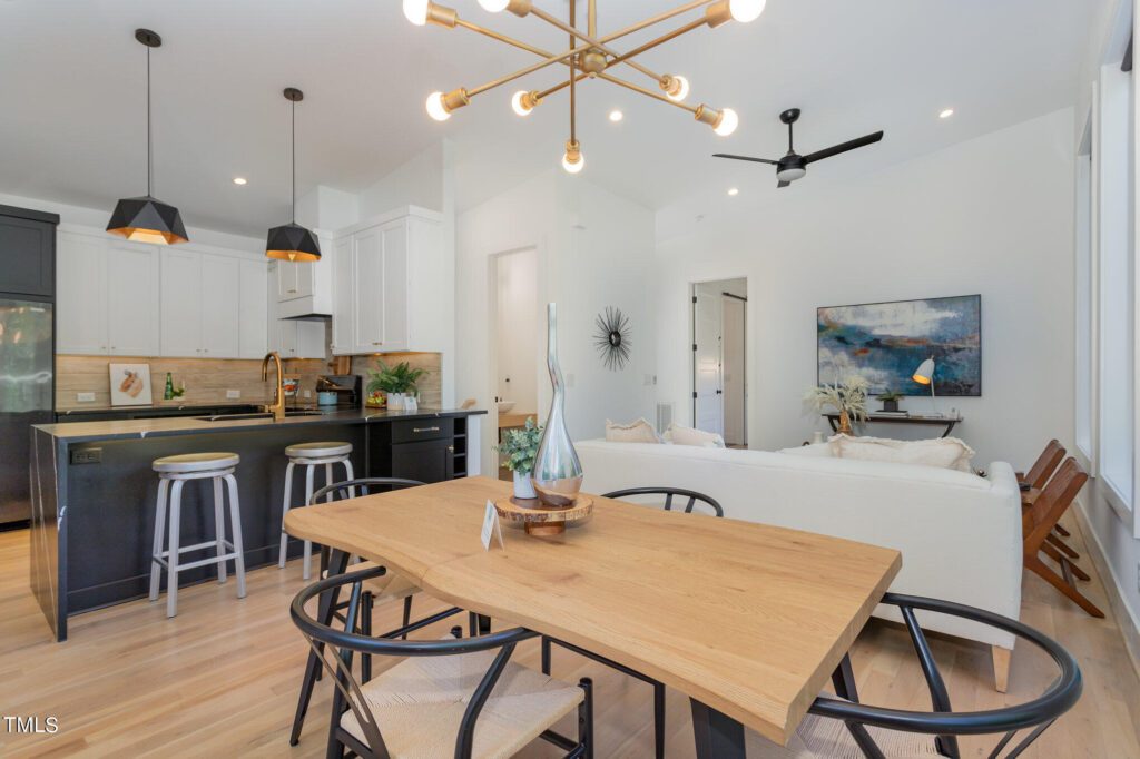 Modernist Home of the Month: 6808 Lake Wheeler Road