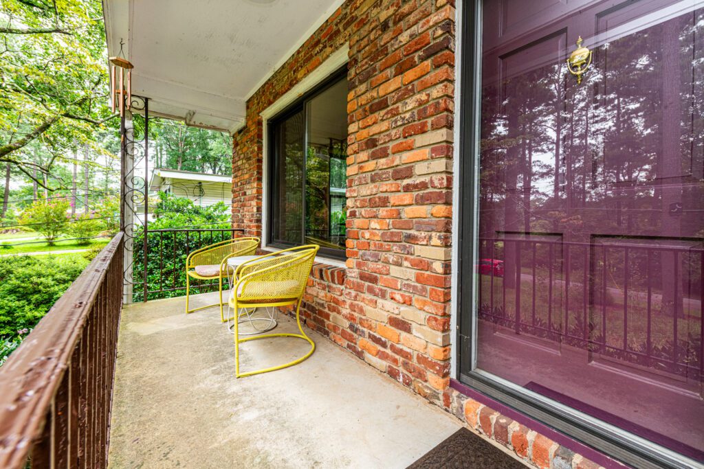 1012 Ravenwood Drive Raleigh NC 27606 – Hillman Real Estate Group at eXp Realty