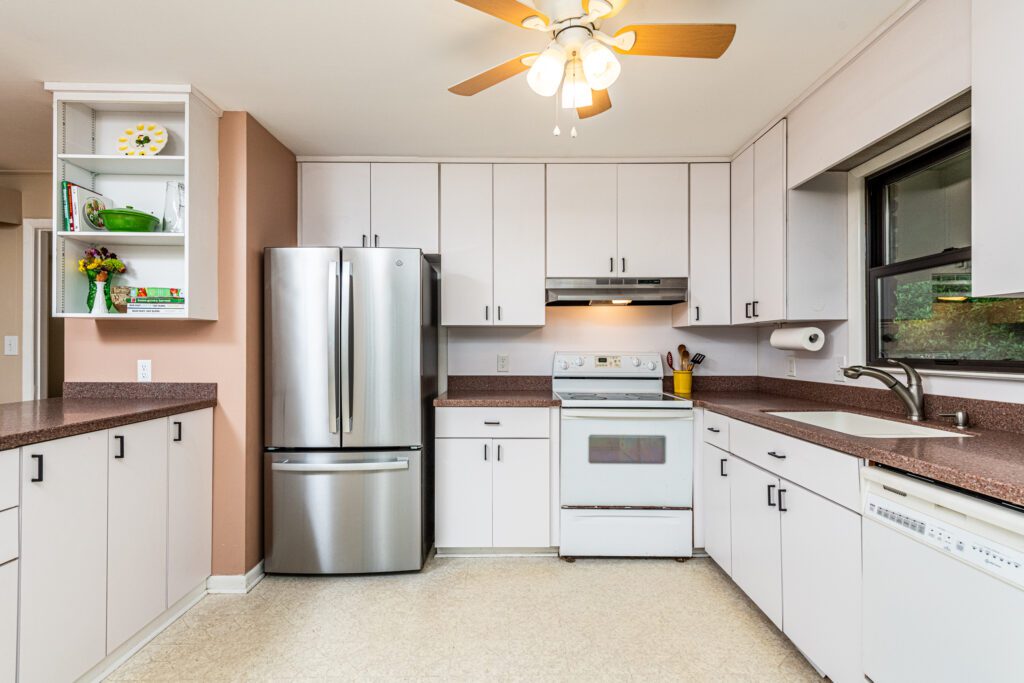 1012 Ravenwood Drive Raleigh NC 27606 – Hillman Real Estate Group at eXp Realty