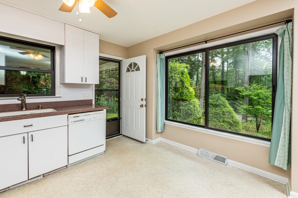 1012 Ravenwood Drive Raleigh NC 27606 – Hillman Real Estate Group at eXp Realty