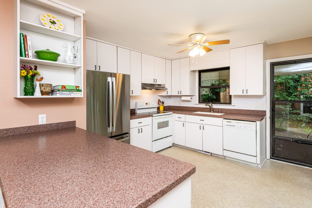 1012 Ravenwood Drive Raleigh NC 27606 – Hillman Real Estate Group at eXp Realty