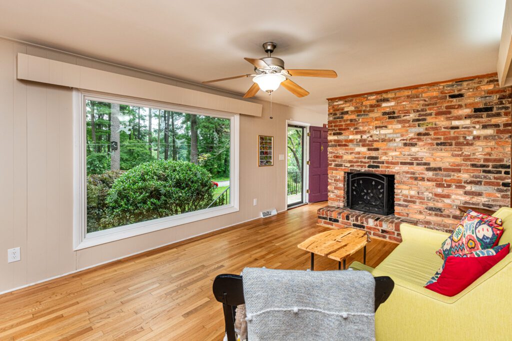 1012 Ravenwood Drive Raleigh NC 27606 – Hillman Real Estate Group at eXp Realty