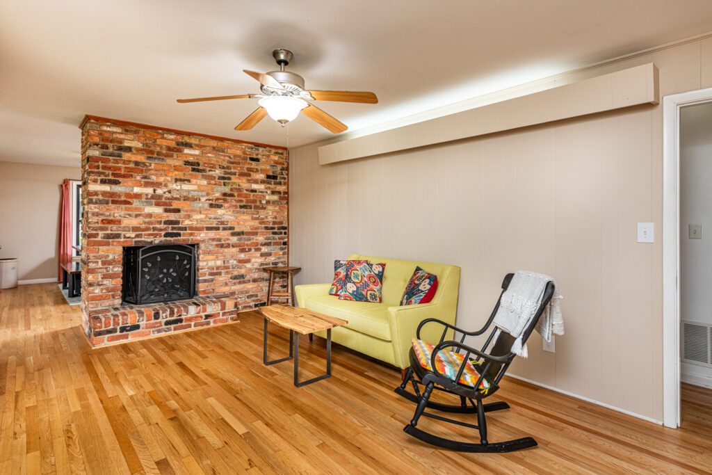 1012 Ravenwood Drive Raleigh NC 27606 – Hillman Real Estate Group at eXp Realty