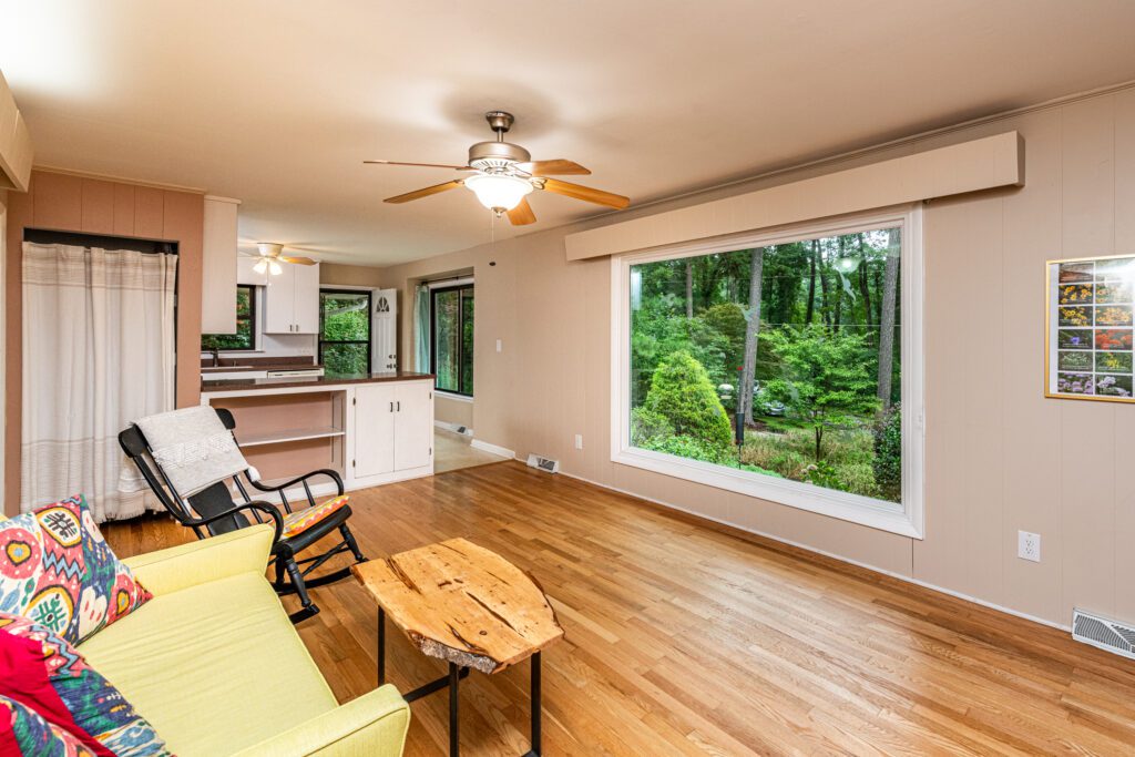 1012 Ravenwood Drive Raleigh NC 27606 – Hillman Real Estate Group at eXp Realty