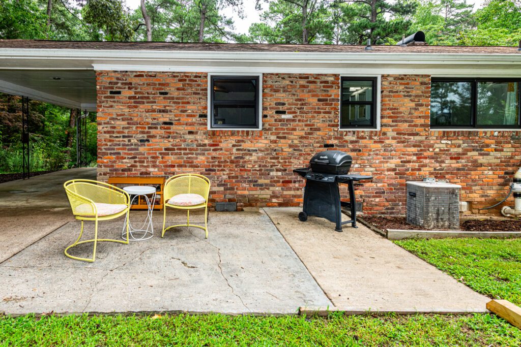 1012 Ravenwood Drive Raleigh NC 27606 – Hillman Real Estate Group at eXp Realty