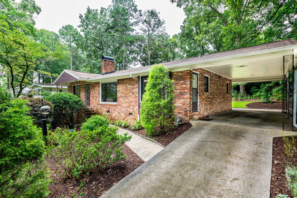 1012 Ravenwood Drive Raleigh NC 27606 – Hillman Real Estate Group at eXp Realty