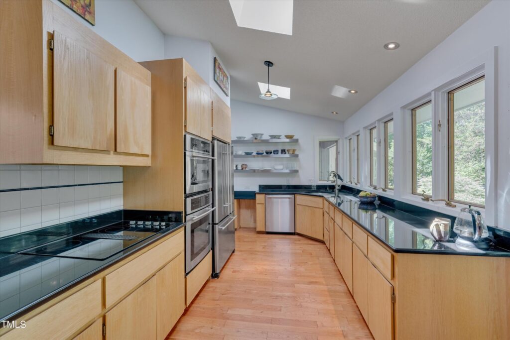 HREG MHTOM 621 Damascus Church Road Kitchen