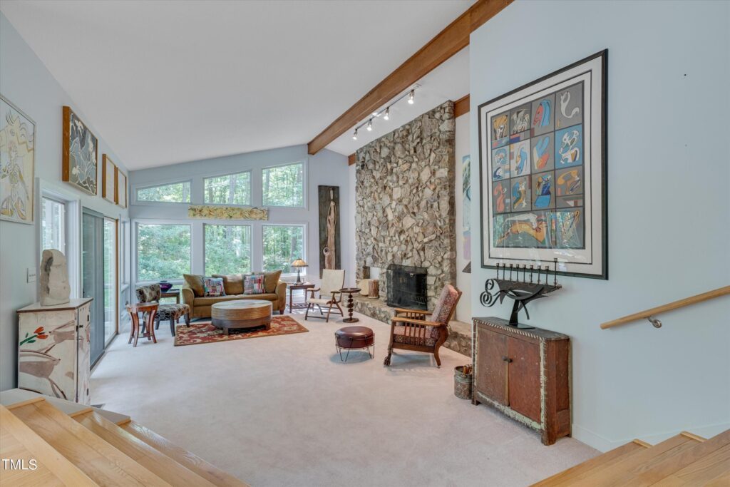 HREG MHTOM 621 Damascus Church Road Living Room