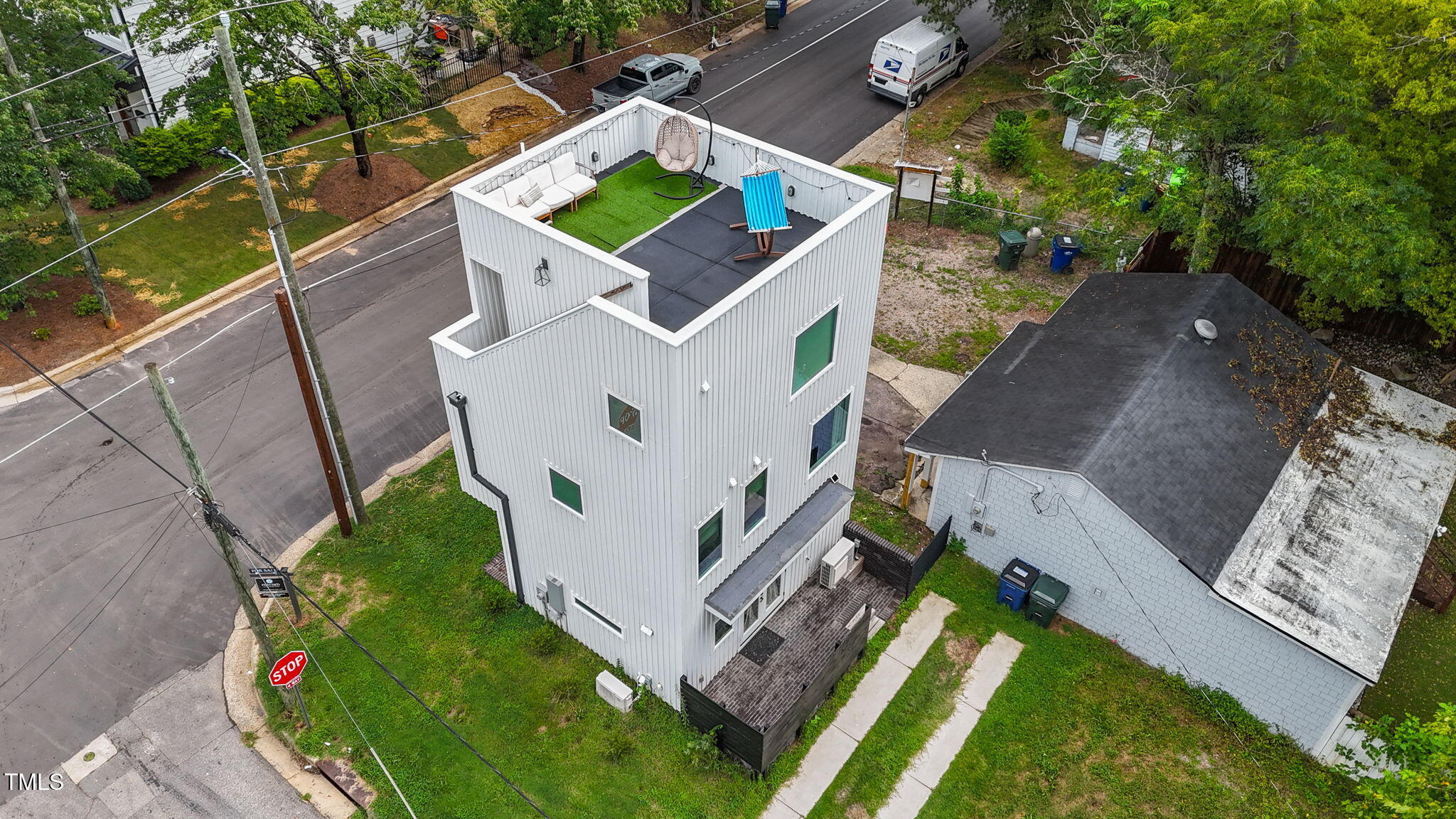 MHOTM 400 Bragg Street