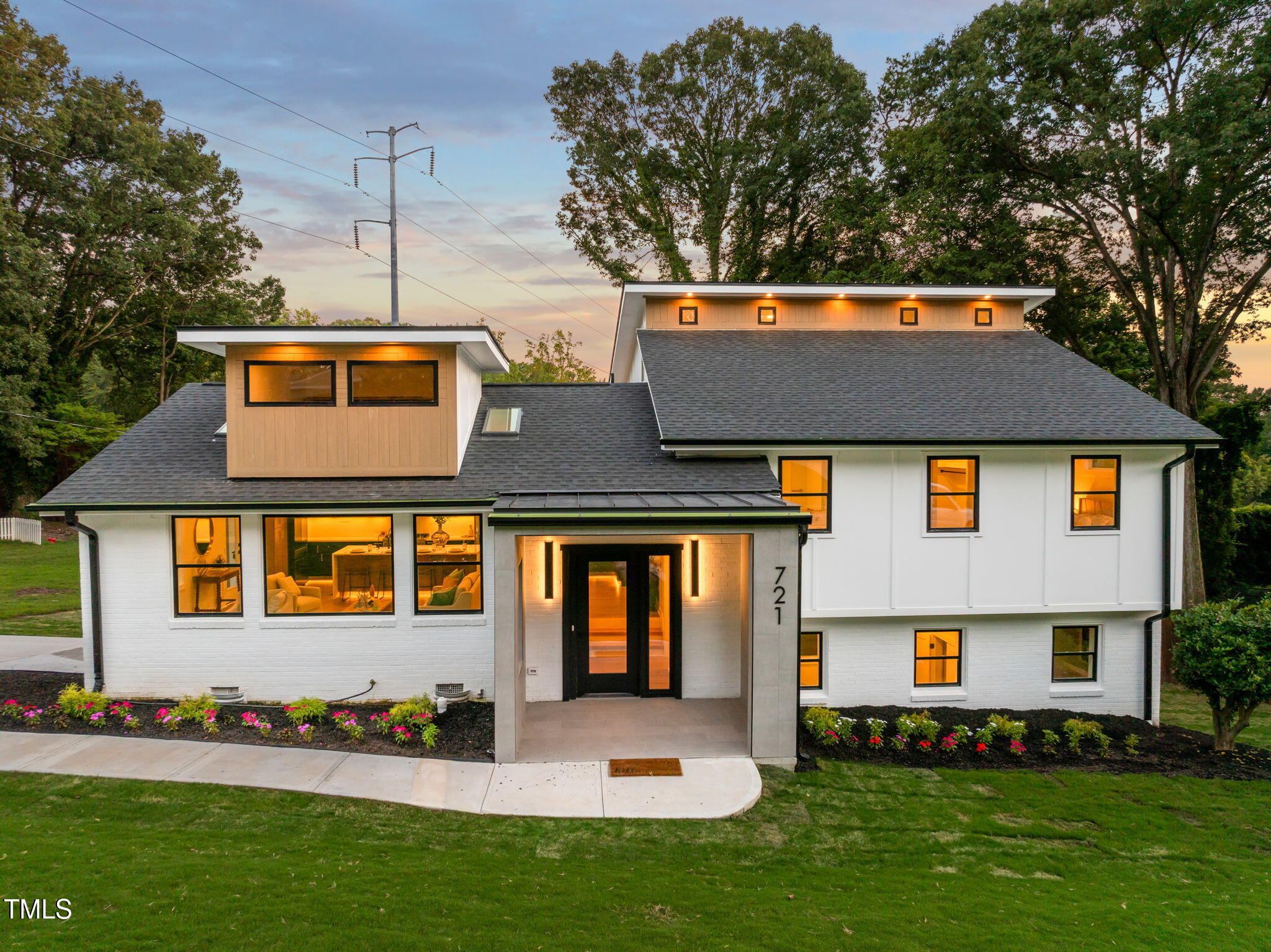 HREG Modernist Home of the Month - 721 Currituck Drive