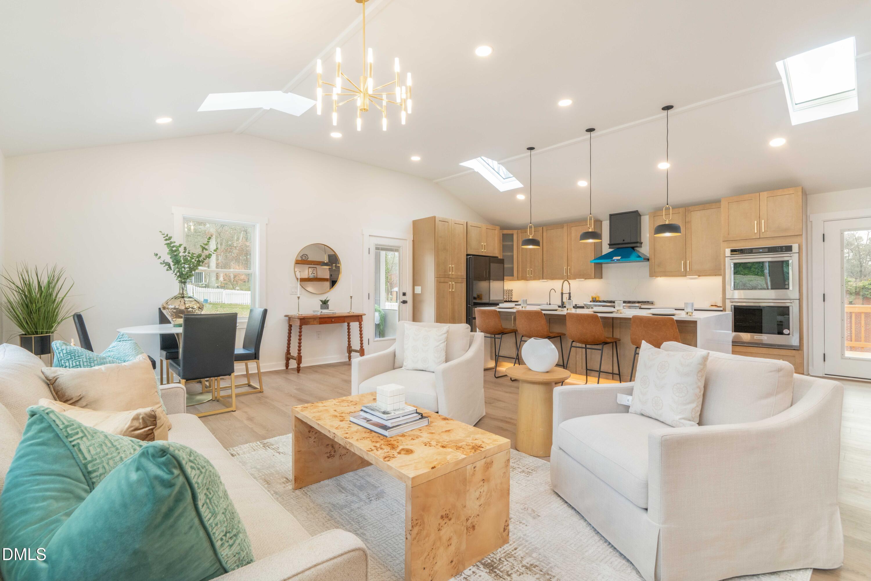 HREG Modernist Home of the Month - 721 Currituck Drive